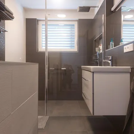Apartman Business Comfort Se Zahradou 别墅 Hradec Králové