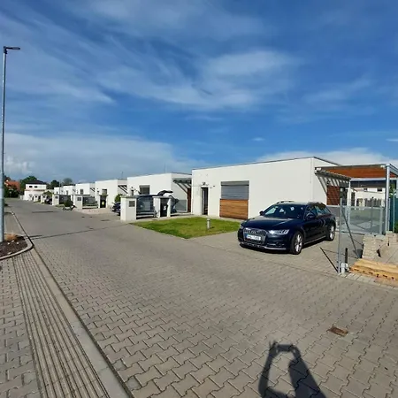 Apartman Business Comfort Se Zahradou *