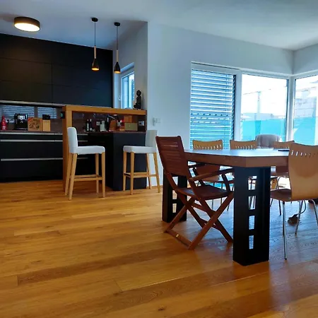 别墅 Apartman Business Comfort Se Zahradou Hradec Králové