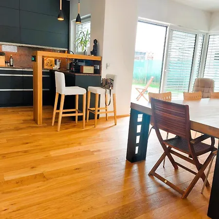 Apartman Business Comfort Se Zahradou * Hradec Králové