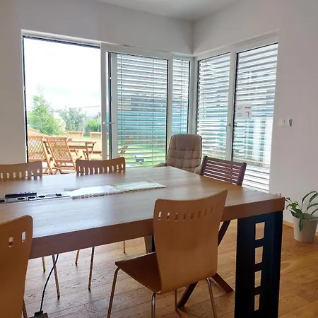 Apartman Business Comfort Se Zahradou Hradec Králové
