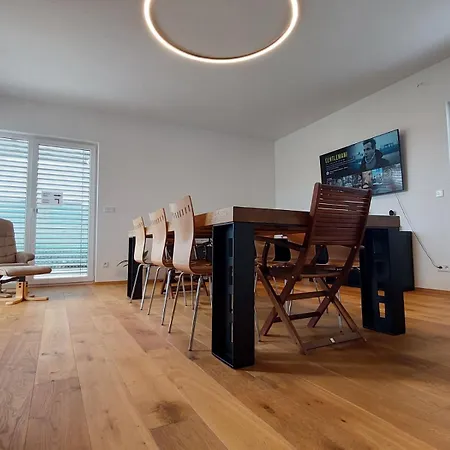 Villa Apartman Business Comfort Se Zahradou Hradec Králové